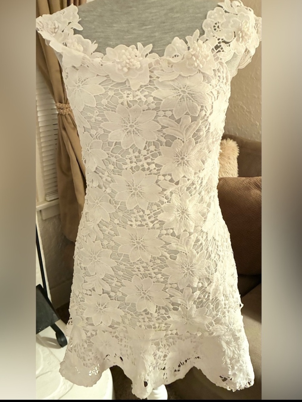 Gorgeous White Floral Lace A-Line Dress 🌺
